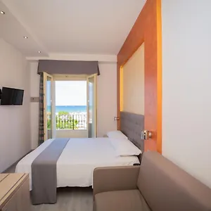 https://hotel-gabbiano.riccione-hotels.org