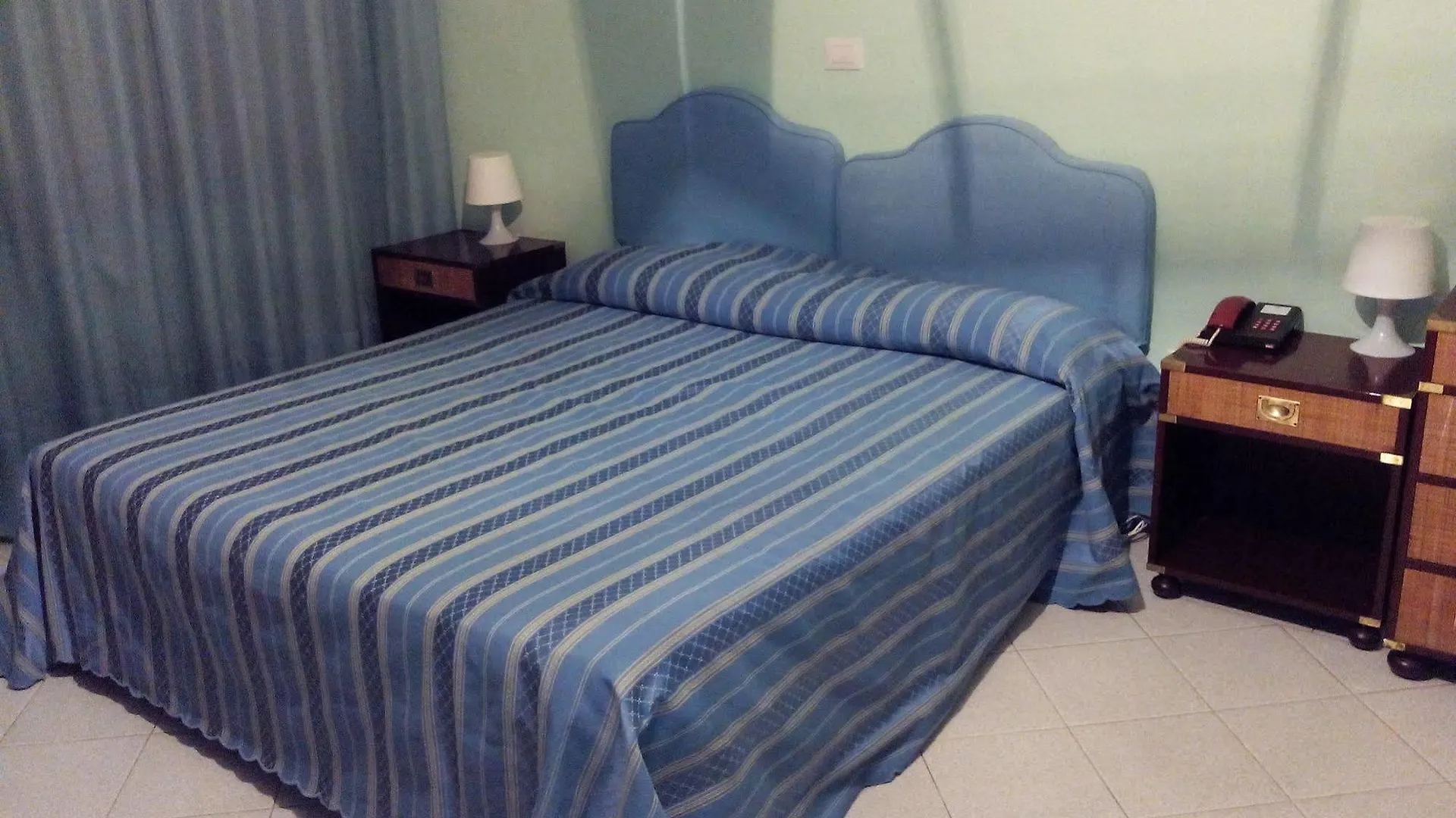 Hotel De Plam Ольбия
